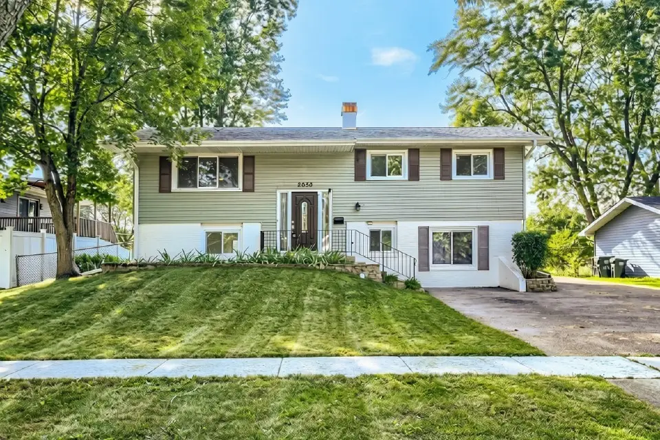2050 Shepard Road, Hoffman Estates, IL 60169 - #1