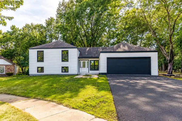1482 Pebblestone Cove, Wheaton, IL 60189