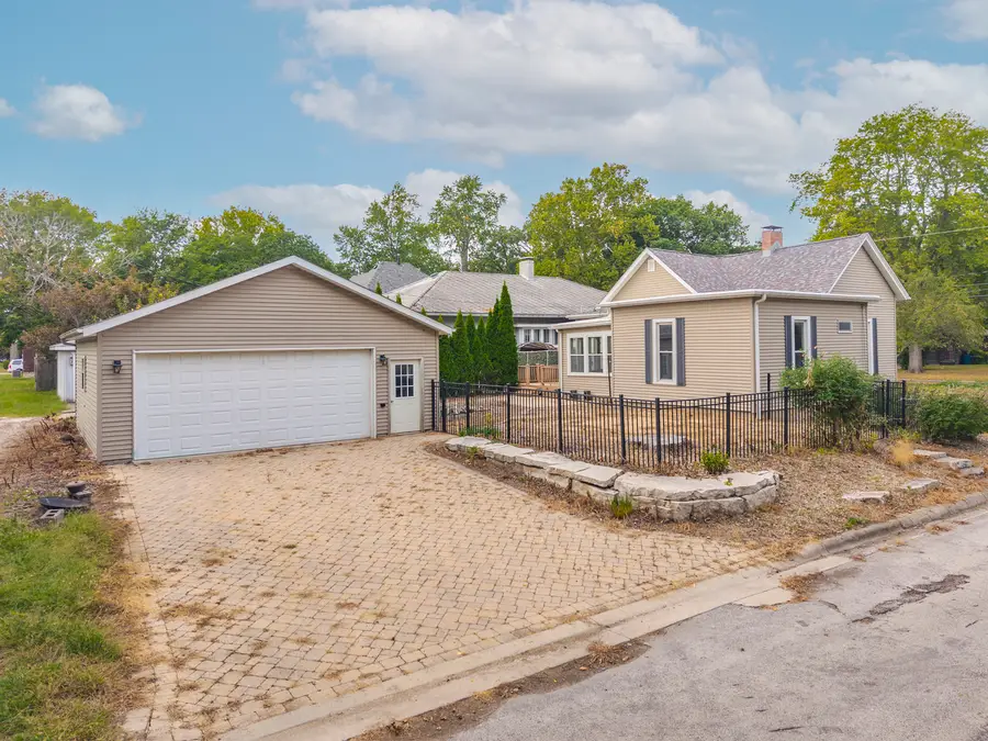 502 W Grove Street, Pontiac, IL 61764 - #3