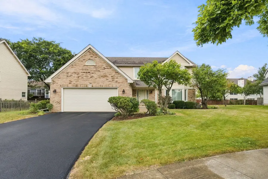 1011 E Amberwood Circle, Naperville, IL 60563 - #2