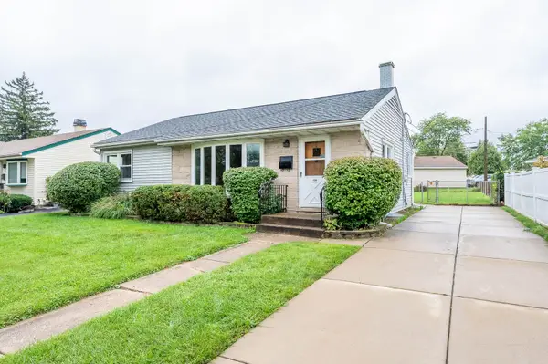 104 N Warrington Road, Des Plaines, IL 60016