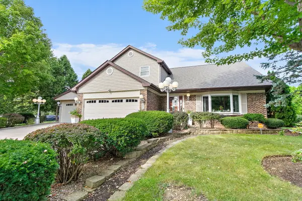 1021 Pheasant Trail, Carol Stream, IL 60188