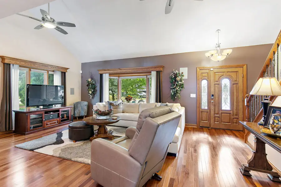 1021 Pheasant Trail, Carol Stream, IL 60188 - #3