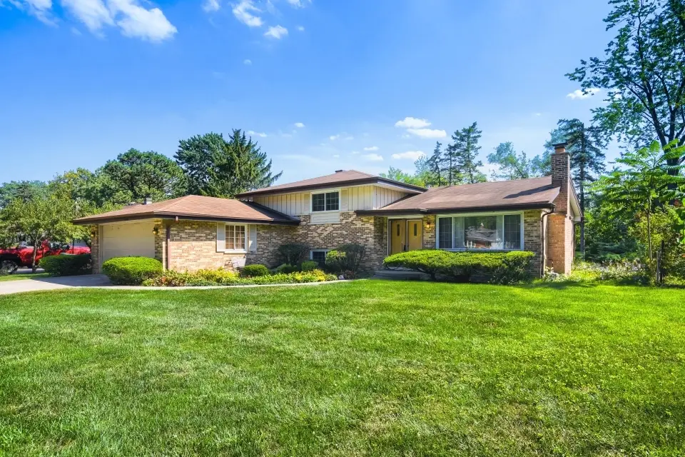 883 E Zinnia Lane, Palatine, IL 60074 - #1
