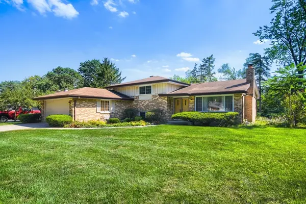 883 E Zinnia Lane, Palatine, IL 60074