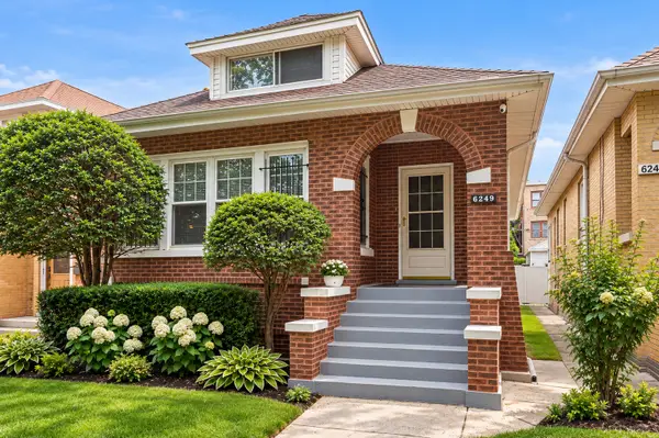 6249 N Fairfield Avenue, Chicago, IL 60659