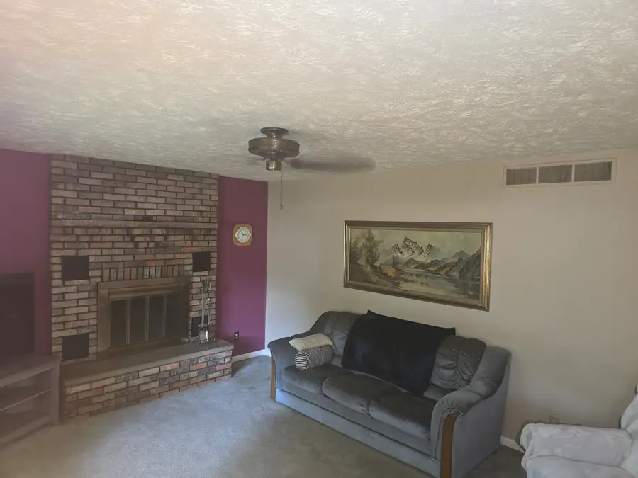 125 S Fisher Street, McLean, IL 61754 - #3
