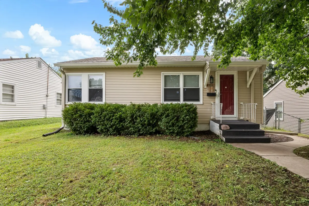 1511 W 37th Street, Davenport, IA 52806 - #1