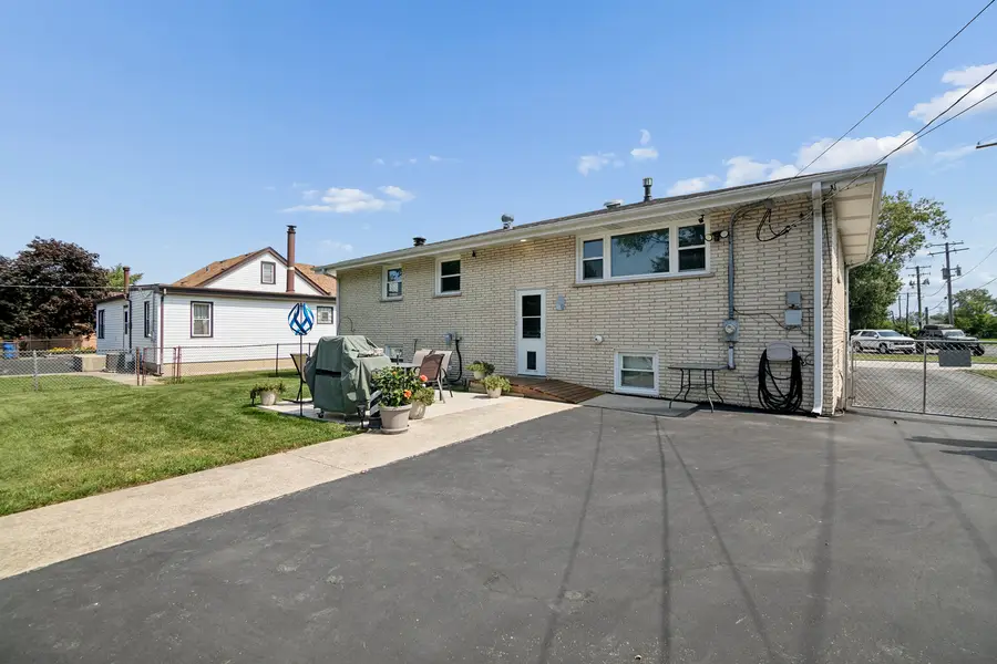 7416 S Octavia Avenue, Bridgeview, IL 60455 - #3