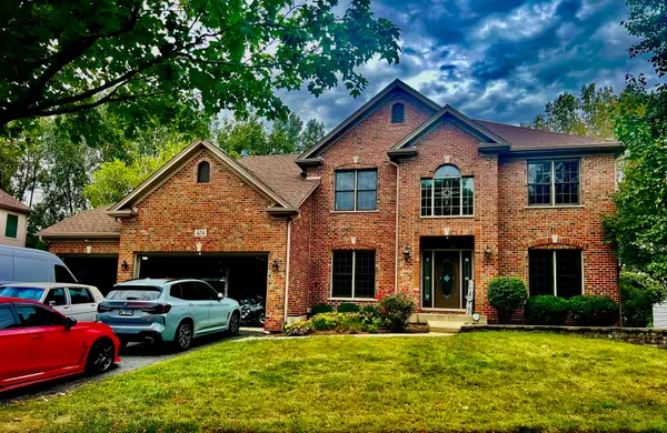 404 Heatherwood Drive, Oswego, IL 60543