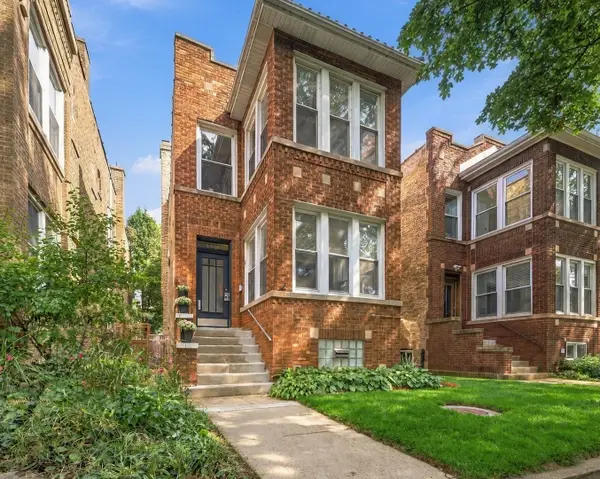 6449 N Lakewood Avenue, Chicago, IL 60626