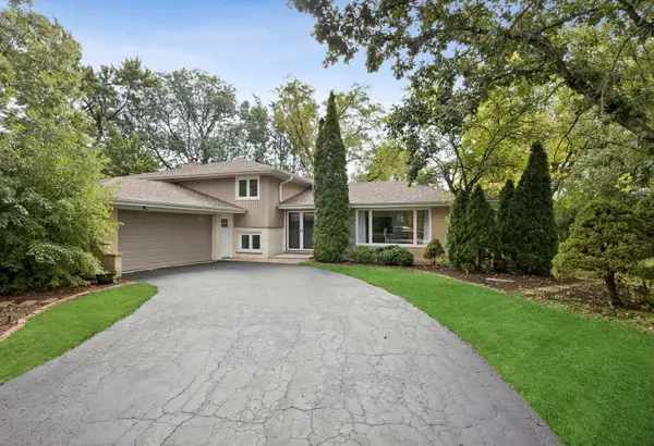 7525 W Manitoba Drive, Palos Heights, IL 60463