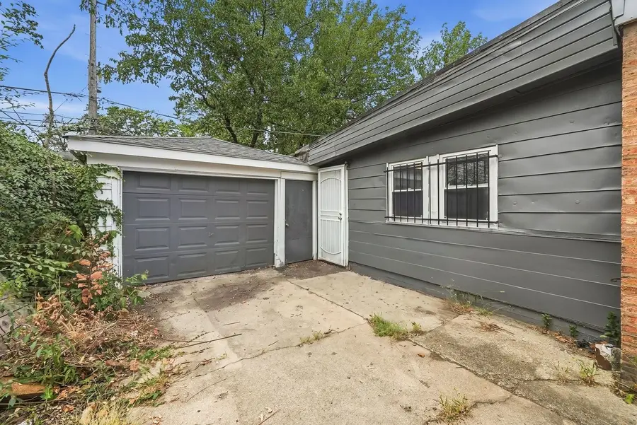 9668 S Luella Avenue, Chicago, IL 60617 - #3