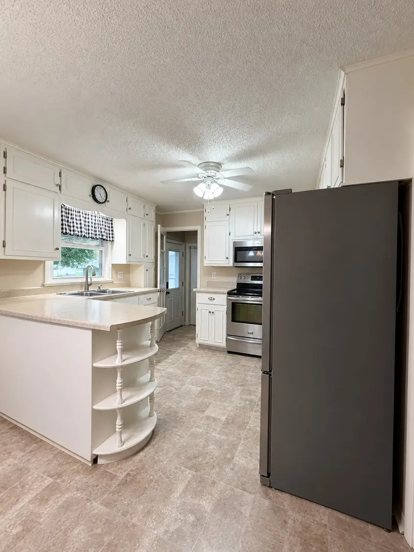 806 9th Street, Camanche, IA 52730 - #2