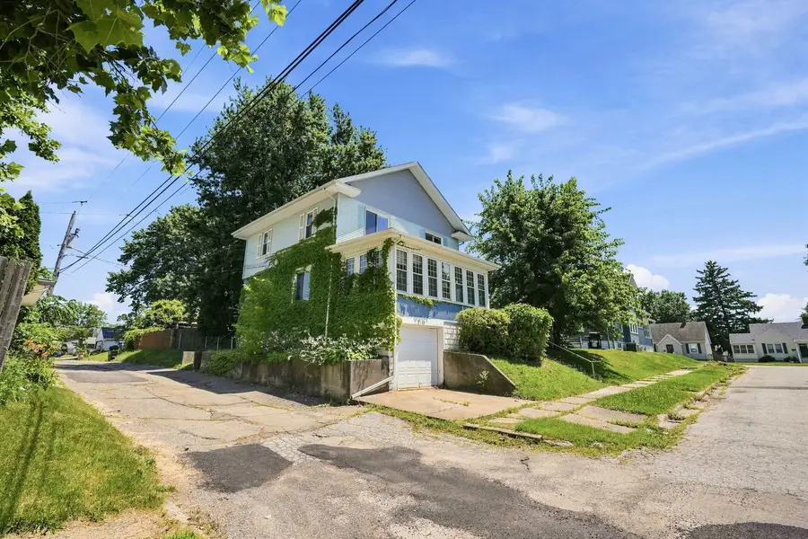 2111 Mississippi Avenue, Davenport, IA 52803 - #2