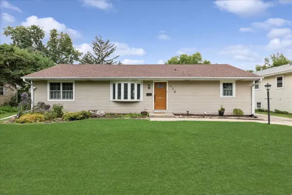 418 S Fairfield Avenue, Lombard, IL 60148