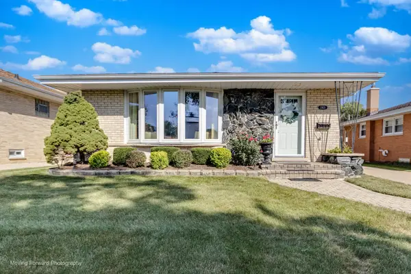 2923 Downing Avenue W, Westchester, IL 60154