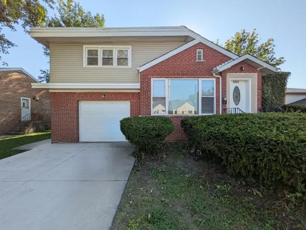 8825 S California Avenue, Evergreen Park, IL 60805