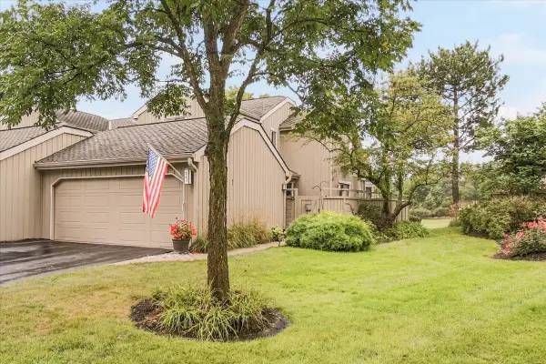 862 Oak Hill Road #504, Lake Barrington, IL 60010
