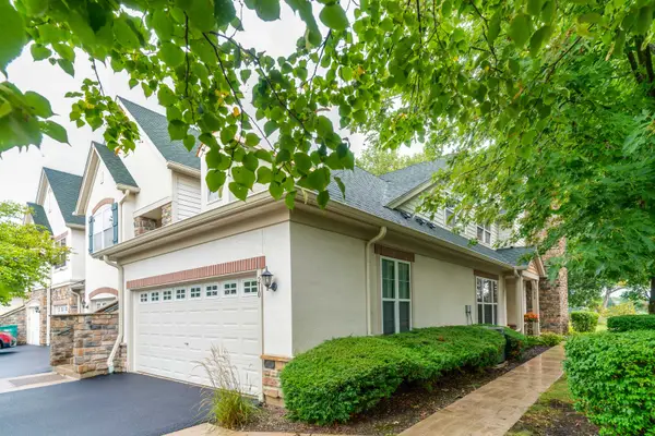 210 Shadow Creek Circle #210, Vernon Hills, IL 60061