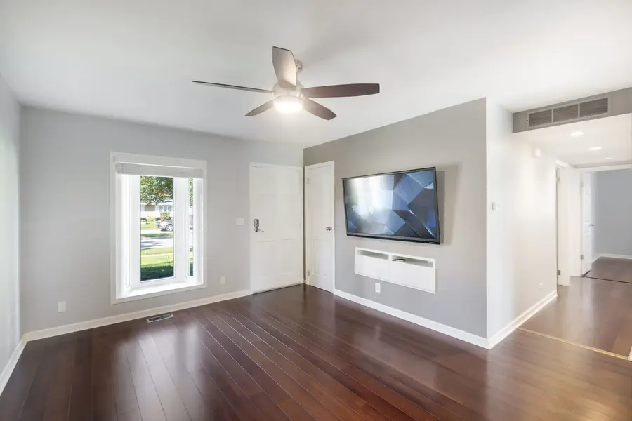 917 Sunnydale Boulevard, Streamwood, IL 60107 - #2