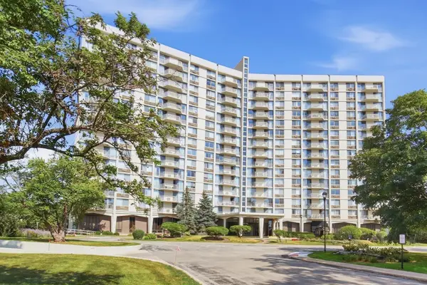 40 N Tower Road #7E, Oak Brook, IL 60523