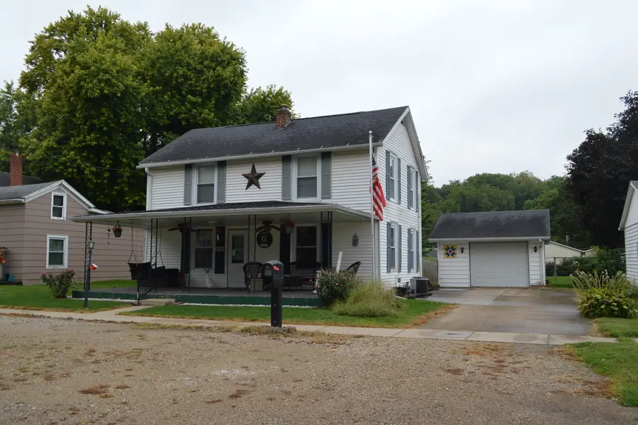 125 N Washington Street, Tiskilwa, IL 61368 - #2