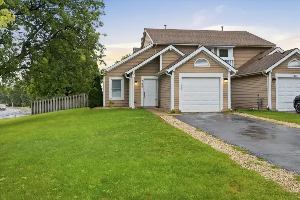 369 Trailside Court, Carol Stream, IL 60188