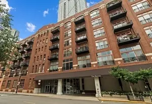 360 W Illinois Street #8A, Chicago, IL 60654 - #1