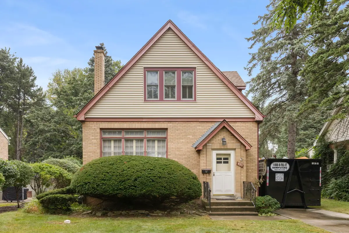 421 W Alexander Boulevard, Elmhurst, IL 60126 - #1