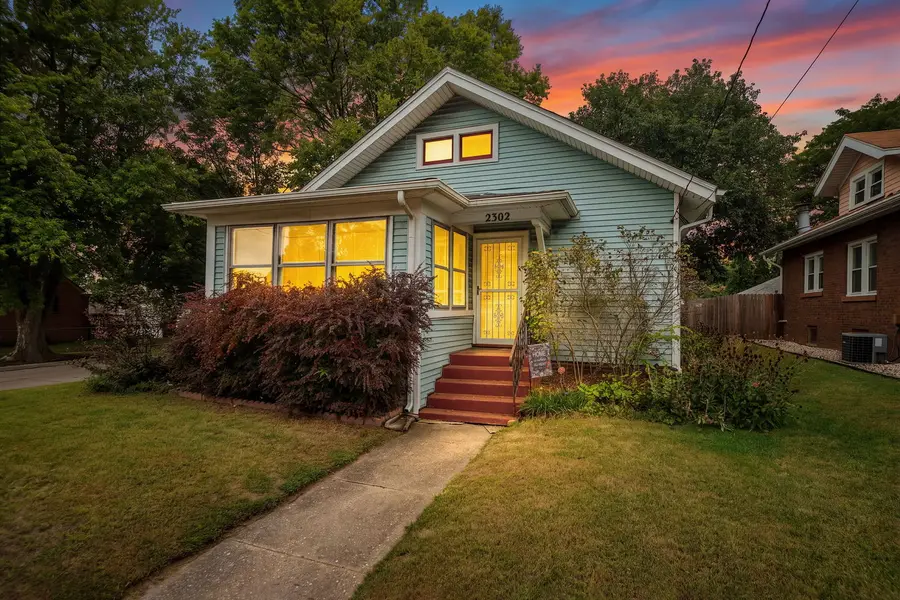 2302 Broadway, Rockford, IL 61104 - #2