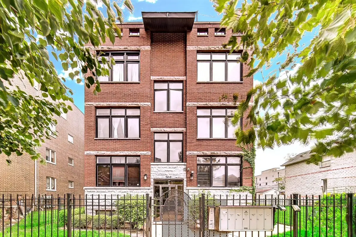 3541 S Prairie Avenue #4, Chicago, IL 60653 - #1