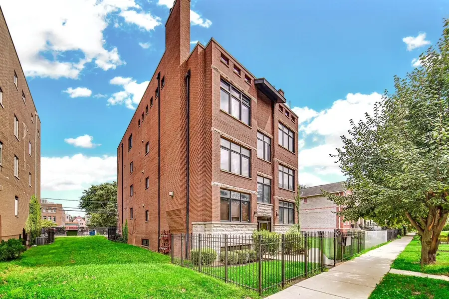 3541 S Prairie Avenue #4, Chicago, IL 60653 - #2