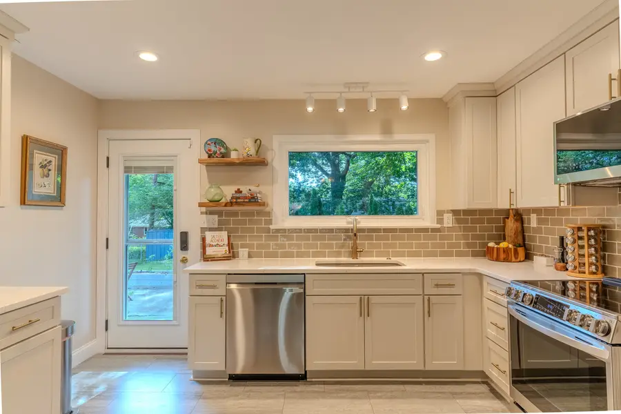 731 Roland Avenue, Rockford, IL 61107 - #3