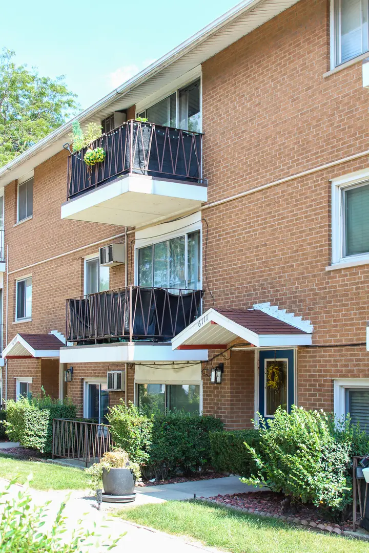 6111 W 64th Place #3, Chicago, IL 60638 - #1
