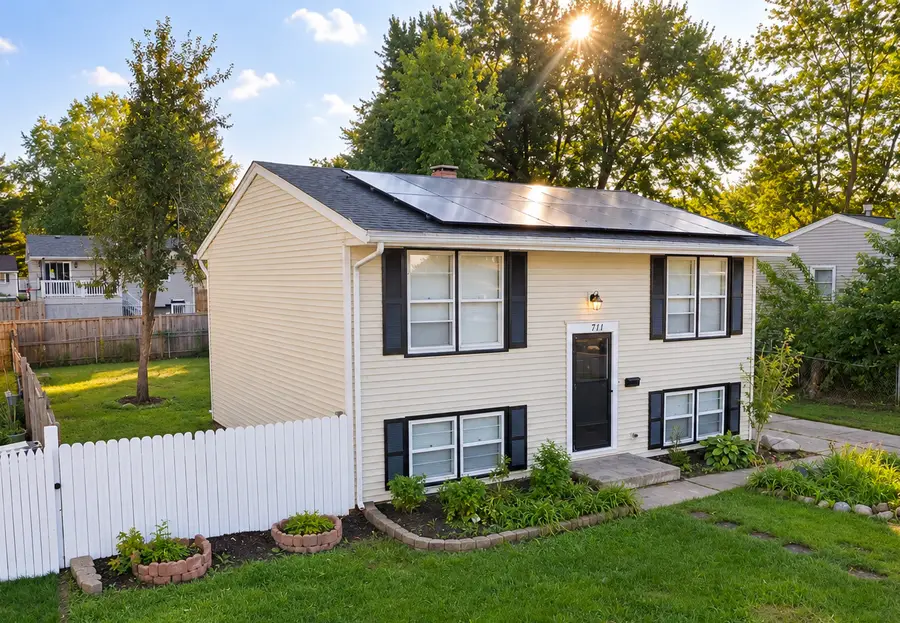 711 Southwind Drive, Carpentersville, IL 60110 - #2