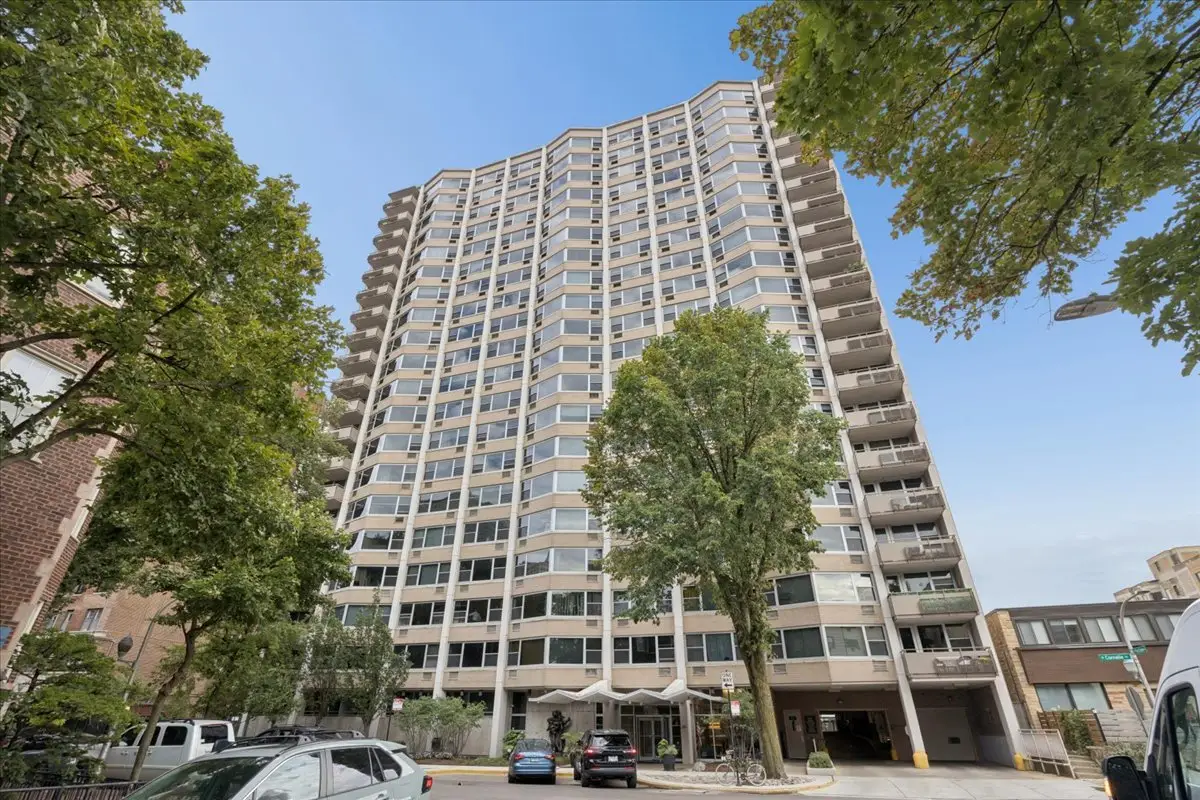 555 W Cornelia Avenue #501, Chicago, IL 60657 - #1