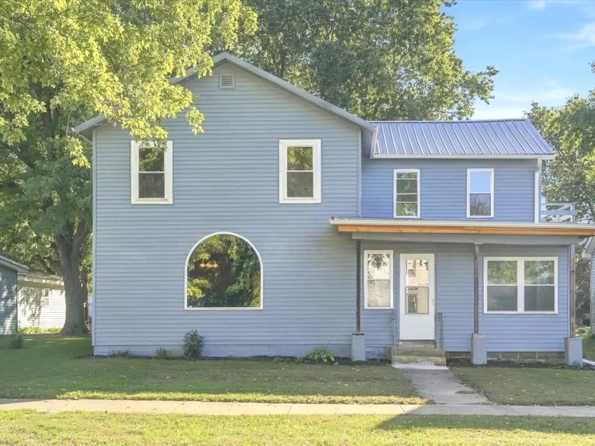 19 N Jones Street, Amboy, IL 61310 - #1
