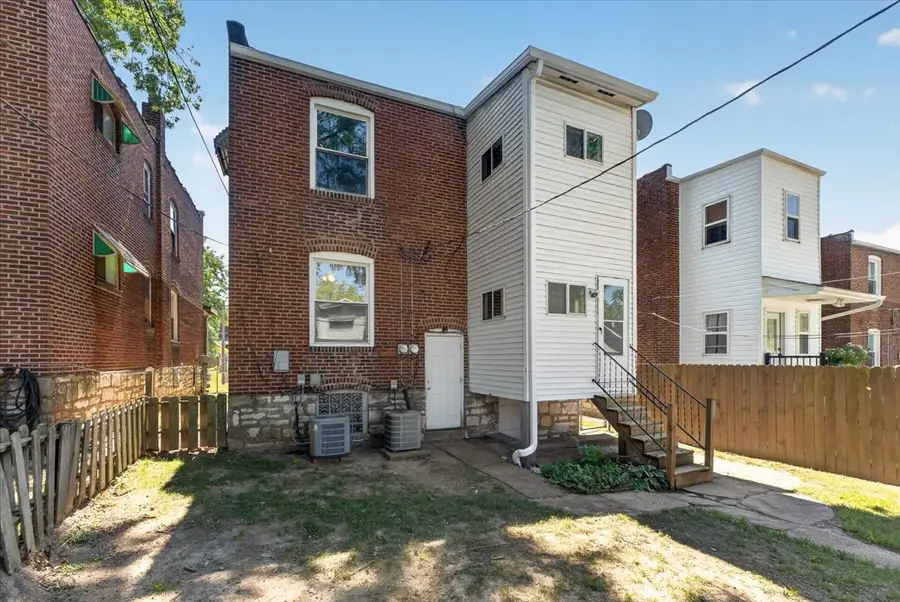 5241 Sutherland Avenue, Saint Louis, MO 63109 - #2