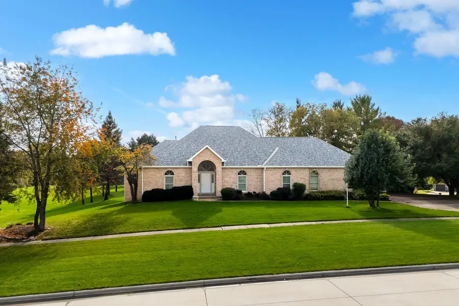 5673 18th Street, Bettendorf, IA 52722 - #2
