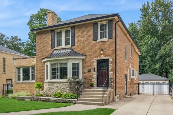 6760 N Jean Avenue, Chicago, IL 60646