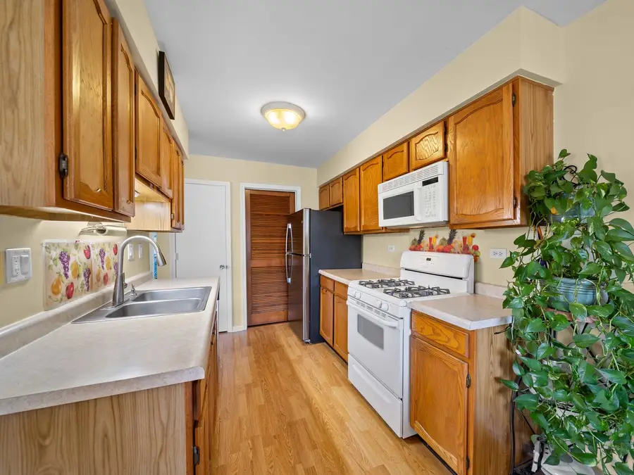 80 Maplewood Drive, Vernon Hills, IL 60061 - #3