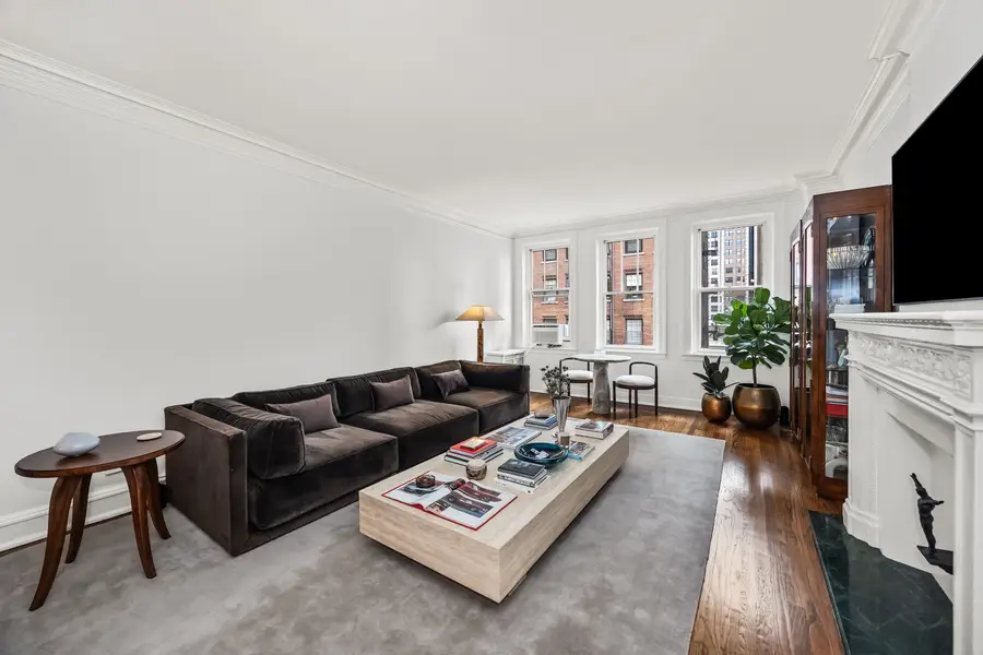 3300 N Lake Shore Drive #8D, Chicago, IL 60657 - #2