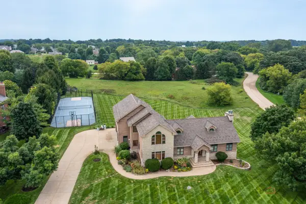 8208 Country Shire Lane, Spring Grove, IL 60081