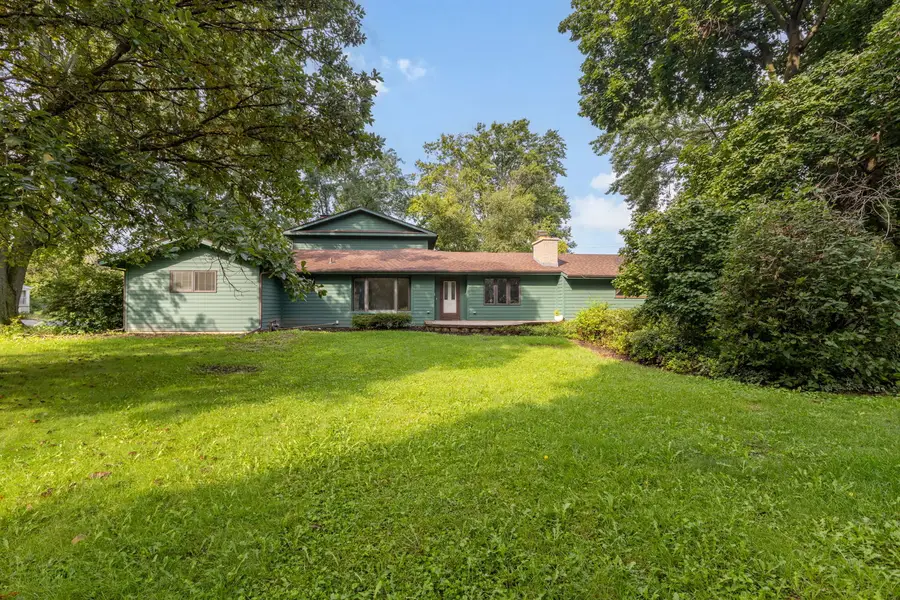 749 N Sharon Drive, Woodstock, IL 60098 - #2