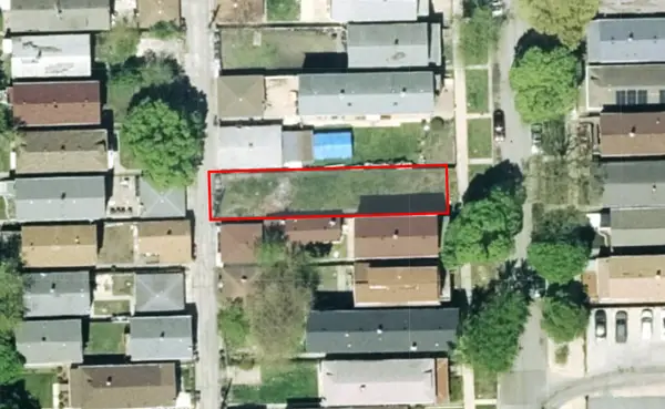 8232 S Houston Avenue, Chicago, IL 60617