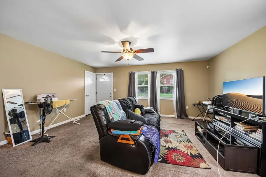 921 N Jackson Street, Waukegan, IL 60085 - #2