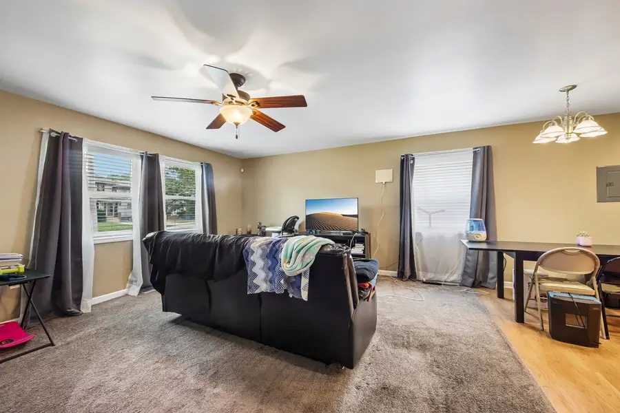 921 N Jackson Street, Waukegan, IL 60085 - #3