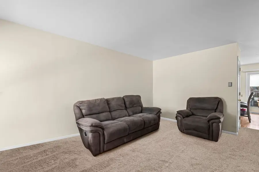 1910 Huntington Boulevard, Hoffman Estates, IL 60169 - #3