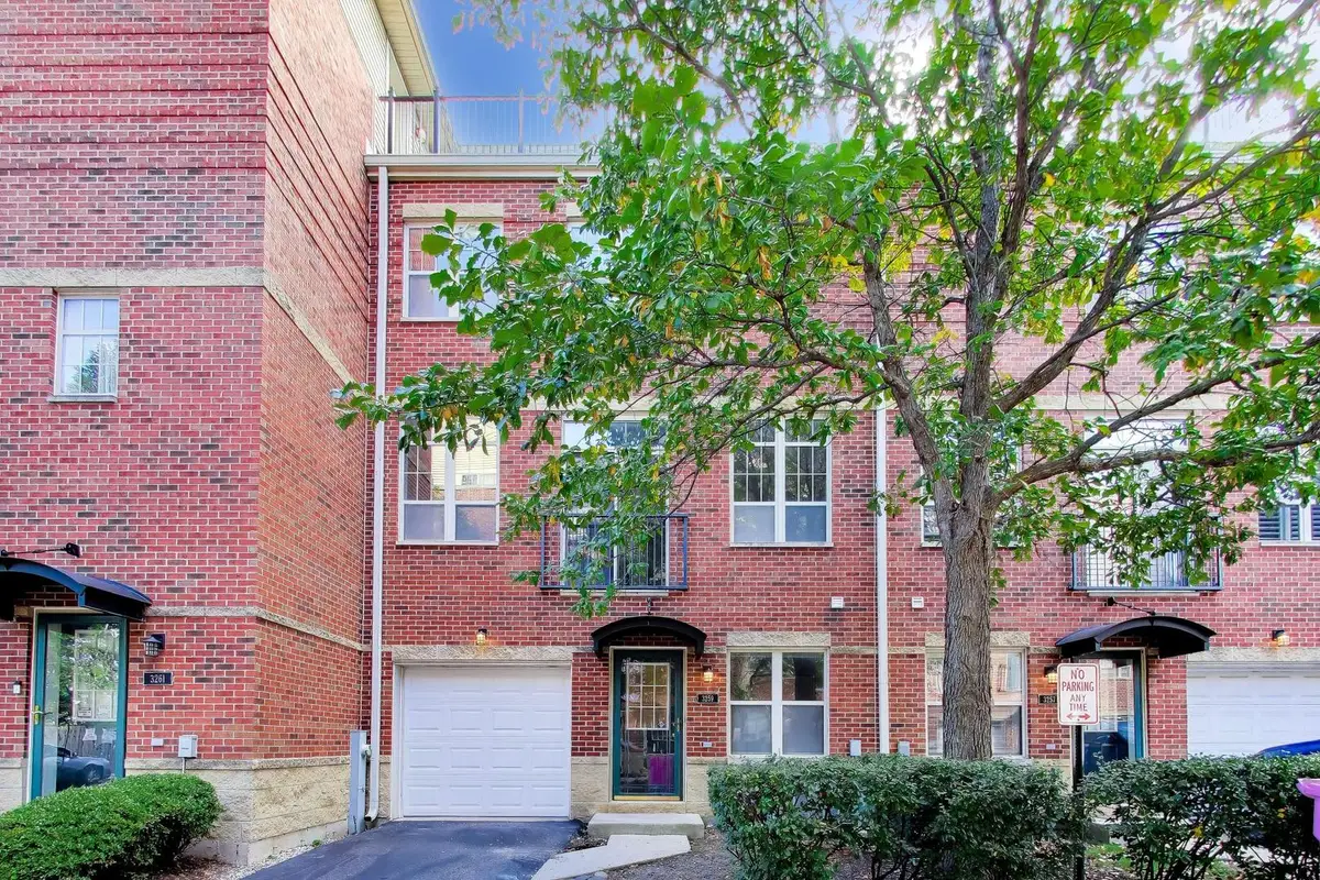 3259 N Bay Court, Chicago, IL 60618 - #1